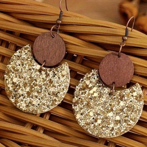 unbranded Jewelry - Gold and Brown Dangle Earrings